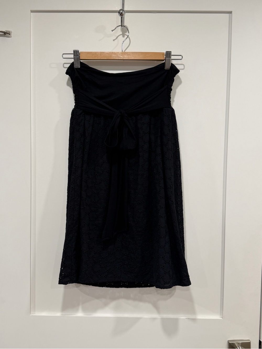 Forever 21 Black Strapless Eyelet Empire Dress - Picture 7 of 16